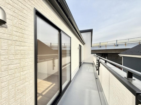 �o���R�j�[�@������ �G�߂̈ڂ낢����������J���I�ȋ�Ԃł�