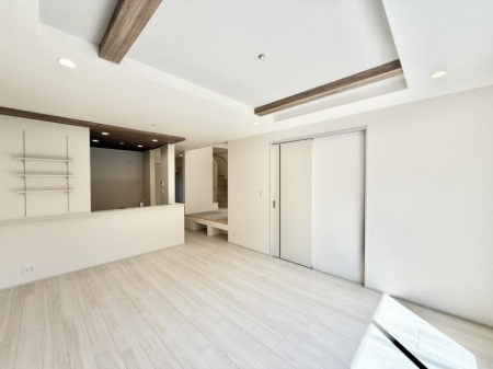 rO@났ƏΊ炪W܂AS܂郊rO