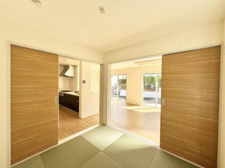 ̑ρ@F̂ŉ₩ȎԂy߂܂