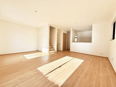 ���r���O�@���������R�Ɖ�b�����܂��A�S�n�悢�ЂƂƂ�