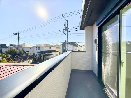 �o���R�j�[�@������ �G�߂̈ڂ낢����������J���I�ȋ�Ԃł�