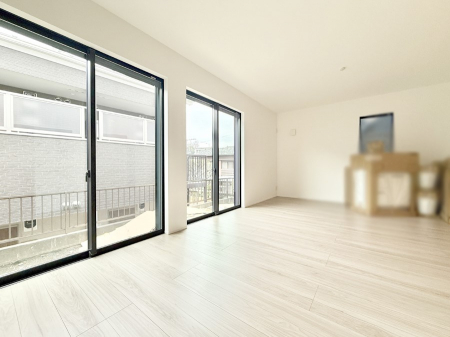 ���r���O�@�������Ƒ��̎��Ԃ��ʂ�A���K�Ŗ��������