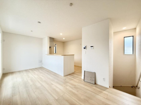 rO@났ƏΊ炪W܂AS܂郊rO