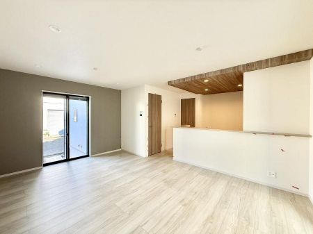 ���r���O�@���������났�ƏΊ炪�W�܂�A�S���܂郊�r���O