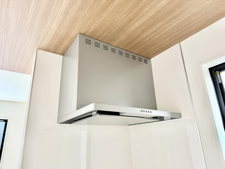 ���̑����ρ@�ݔ����t�[�h�ɕ����Ă���ׁA���������C��ɗU������A�����I�ɔr�����ł��܂�