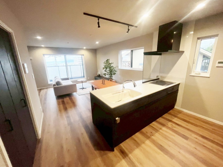 Lb`@ƑƂȂAR~jP[V̏