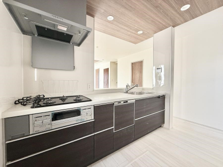 �L�b�`���@�������Ƒ����J��[�߂�A������̂���L�b�`��