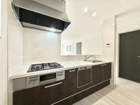 �L�b�`���@�������Ƒ����J��[�߂�A������̂���L�b�`��