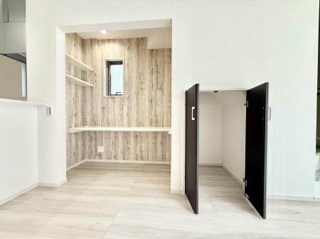 ���r���O�@���������q�l�̃��r���O�w�K��e�����[�N�Ȃǂɗ��p�ł���X�^�f�B�J�E���^�[�X�y�[�X������  