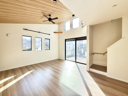 ���r���O�@���������C�ɓ���̏ꏊ�ŁA�̂�т�Ƃ������Ԃ�