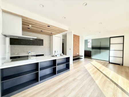 ���r���O�@���������났�ƏΊ炪�W�܂�A�S���܂郊�r���O