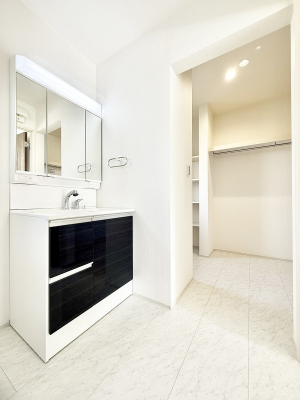 ʑEʏ@邢ʏ͖̎yłႢł