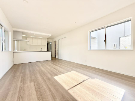 rO@났ƏΊ炪W܂AS܂郊rO