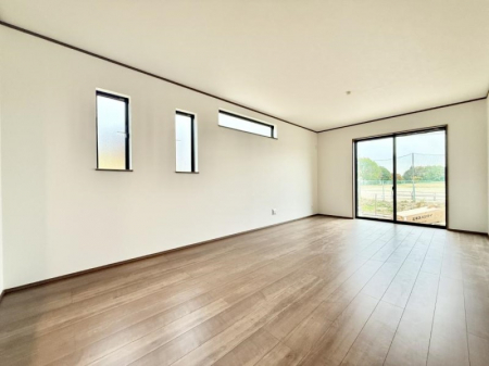 ���r���O�@���������S�n�̂����A���z�̃��r���O