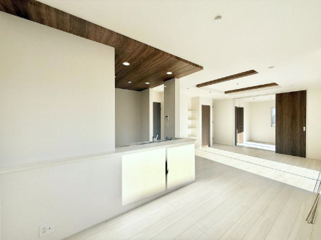 ���r���O�@���������났�ƏΊ炪�W�܂�A�S���܂郊�r���O