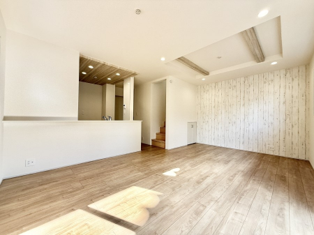 rO@났ƏΊ炪W܂AS܂郊rO