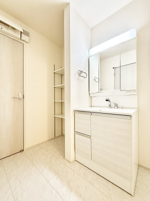 ʑEʏ@邢ʏ͖̎yłႢł