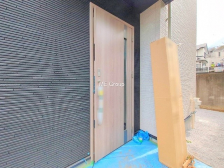 ց@O