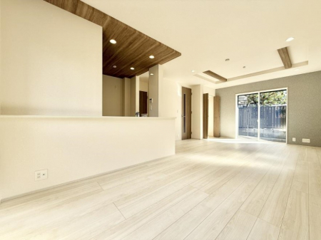 rO@났ƏΊ炪W܂AS܂郊rO