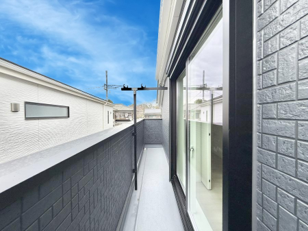 �o���R�j�[�@������ �G�߂̈ڂ낢����������J���I�ȋ�Ԃł�