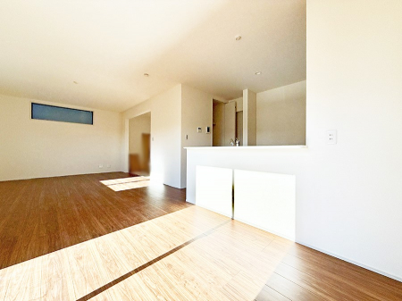 ���r���O�@���������났�ƏΊ炪�W�܂�A�S���܂郊�r���O