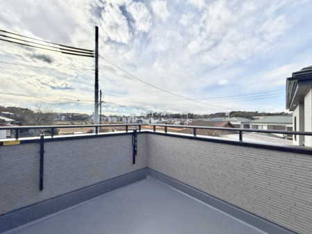 �o���R�j�[�@������ �G�߂̈ڂ낢����������J���I�ȋ�Ԃł�