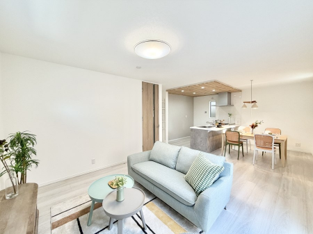 ���r���O�@���������R�Ɖ�b�����܂��A�S�n�悢�ЂƂƂ�