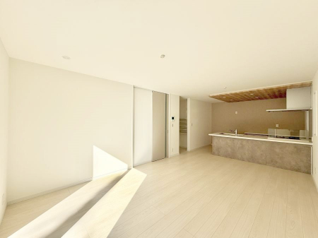 ���r���O�@���������났�ƏΊ炪�W�܂�A�S���܂郊�r���O