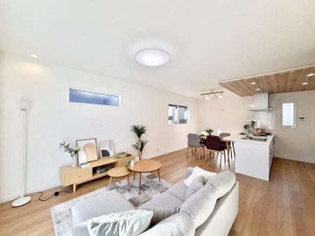 ���r���O�@�������Ƒ������R�ƏW�܂�A�y�������Ԃ��߂����郊�r���O���Ƌ�̓C���[�W�ł�