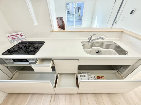 �L�b�`���@���������y���݂ƐH�ׂ�K����͂���L�b�`��