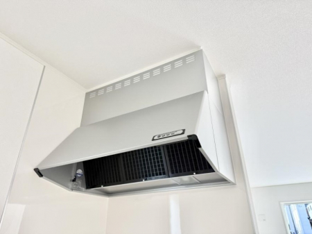 ���̑����ρ@�ݔ����������̏��C����������C��ɗU������A�����I�ɔr�����ł��܂��B