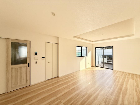 ���r���O�@���������S�n�̂����A���z�̃��r���O