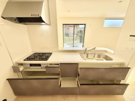 �L�b�`���@�������Ƒ����J��[�߂�A������̂���L�b�`��