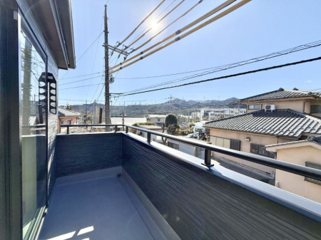 �o���R�j�[�@������ �G�߂̈ڂ낢����������J���I�ȋ�Ԃł�