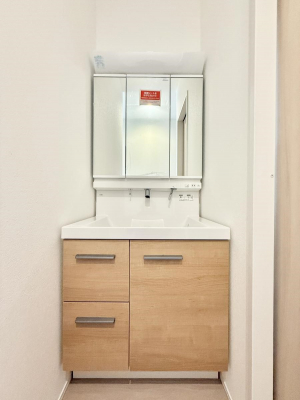 ʑEʏ@邢ʏ͖̎yłႢł