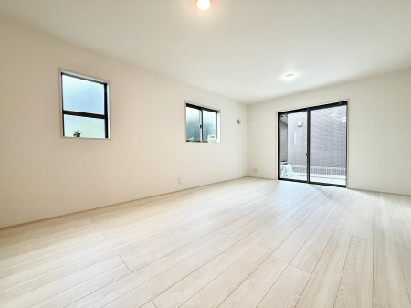 ���r���O�@���������S�n�̂����A���z�̃��r���O