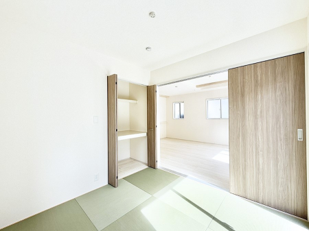 ̑ρ@F̂ŉ₩ȎԂy߂܂