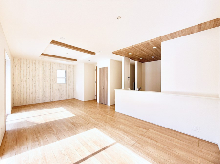 rO@났ƏΊ炪W܂AS܂郊rO