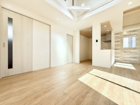 ���r���O�@���������났�ƏΊ炪�W�܂�A�S���܂郊�r���O