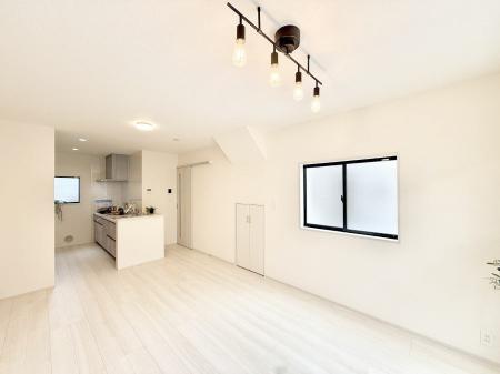 rO@났ƏΊ炪W܂AS܂郊rO