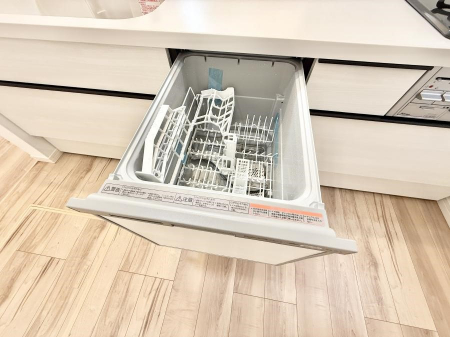 ���̑����ρ@�ݔ�����ԂȂ����I�H����s�J�s�J�Ɏd�グ�Ă���܂�