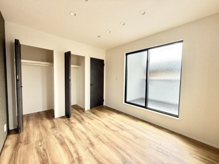 ̑ρ@F̂ŉ₩ȎԂy߂܂