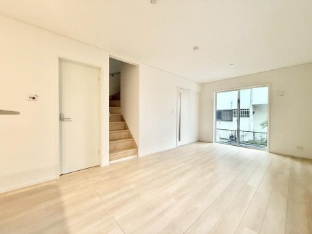 ���r���O�@�����������������Ɠ��ʂɂ���A�e���̋��