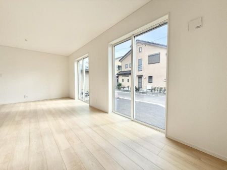 rO@났ƏΊ炪W܂AS܂郊rO