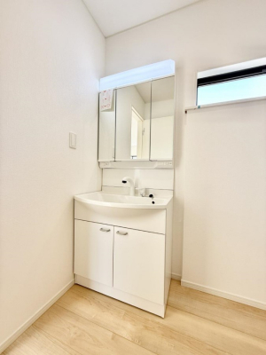 ʑEʏ@邢ʏ͖̎yłႢł