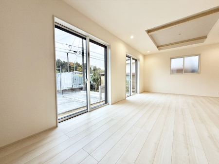 ���r���O�@���������났�ƏΊ炪�W�܂�A�S���܂郊�r���O