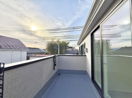 �o���R�j�[�@������ �G�߂̈ڂ낢����������J���I�ȋ�Ԃł�