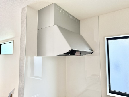 ���̑����ρ@�ݔ����������̏��C����������C��ɗU������A�����I�ɔr�����ł��܂��B