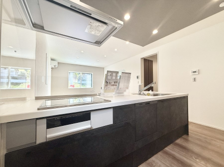 �L�b�`���@���������y���݂ƐH�ׂ�K����͂���L�b�`��