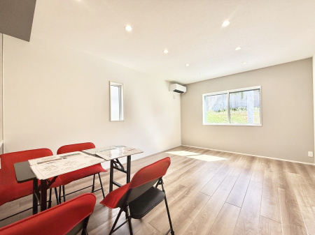 ���r���O�@���������S�n�̂����A���z�̃��r���O